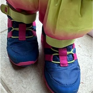 Snow boots girls size 13